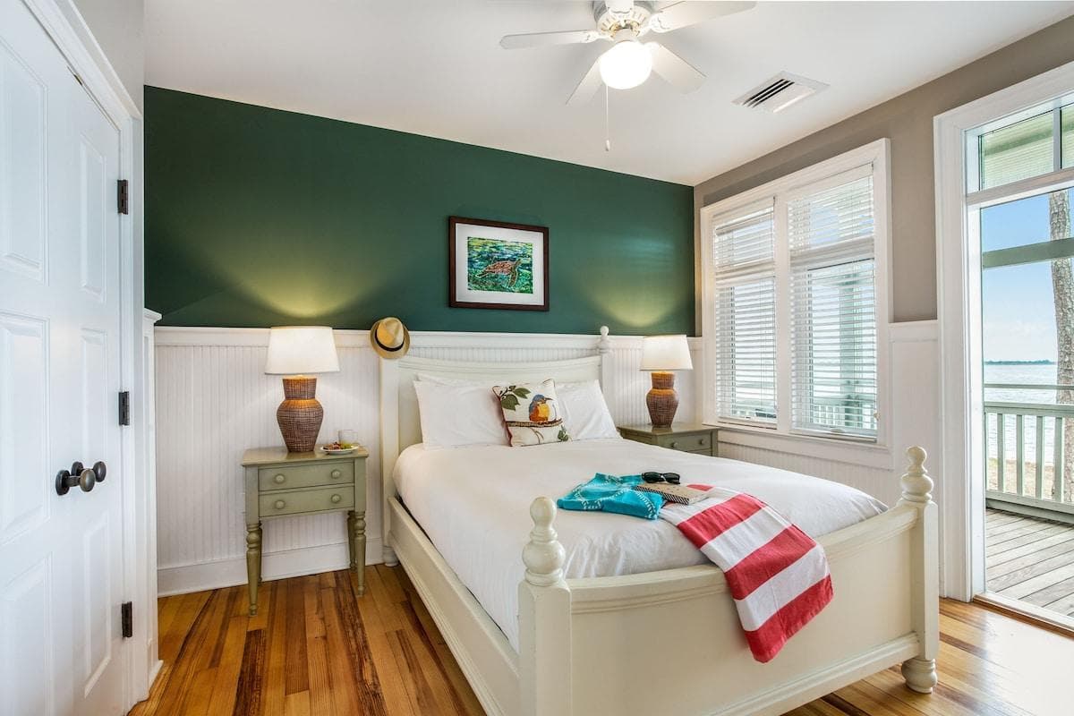Three Queen Bedrooms